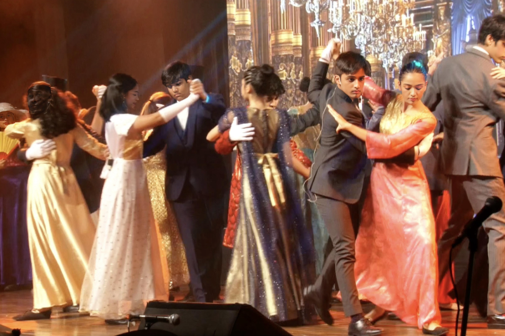 Latte%20and%20croissant